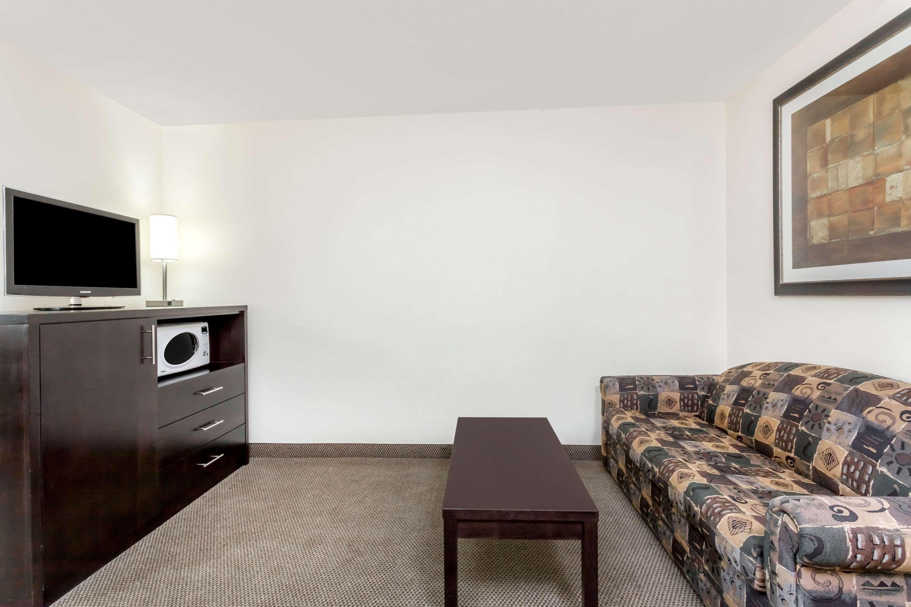 Super 8 By Wyndham Prince Albert Exterior foto